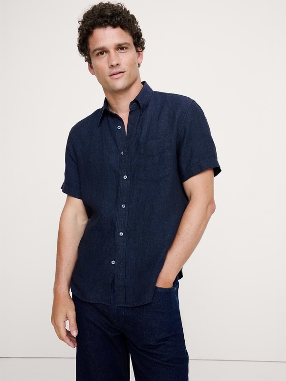 Banana Republic Men's Short-Sleeve Button-Down Shirt in Navy